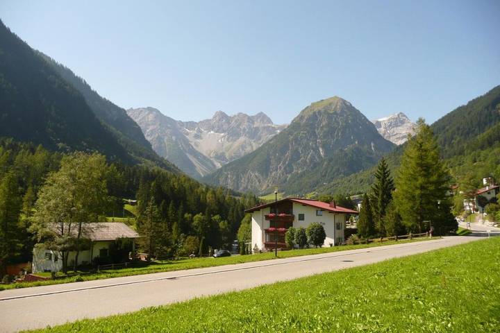 Maison d’hôte pour 5 personnes, avec vue et balcon