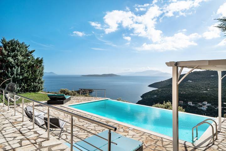 Villa mit pool für 6 Personen, mit Balkon und Garten in Griechenland