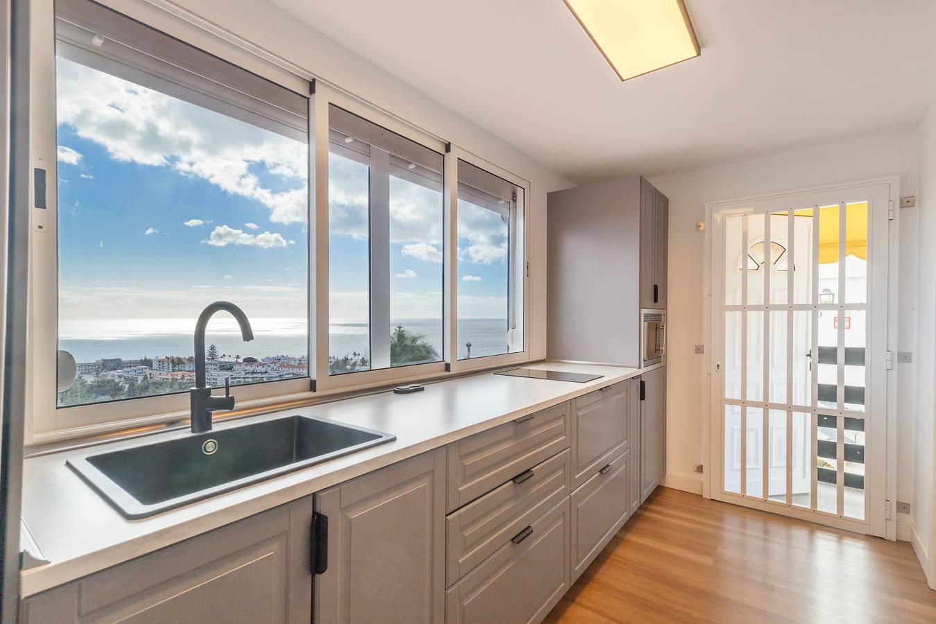 Apartamento entero, Apartamento de vacaciones 'Monterojo San Agustin Las Burras' con vistas al mar y aire acondicionado in San Agustín , San Bartolomé de Tirajana