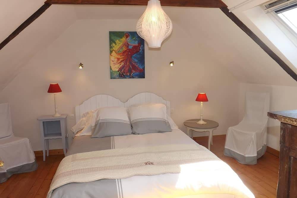 Location Gite Rural Entree Presqu Ile De Crozon in Saint-Ségal, Iroise