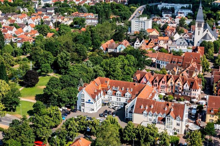 Hotel für 3 Personen, mit Balkon und Terrasse sowie Ausblick in Hattersheim am Main - 2