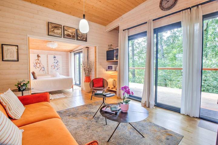 Location de vacances pour 2 personnes, avec piscine et jacuzzi ainsi que jardin et terrasse à Saint-Félix-de-Reillac-et-Mortemart - 2