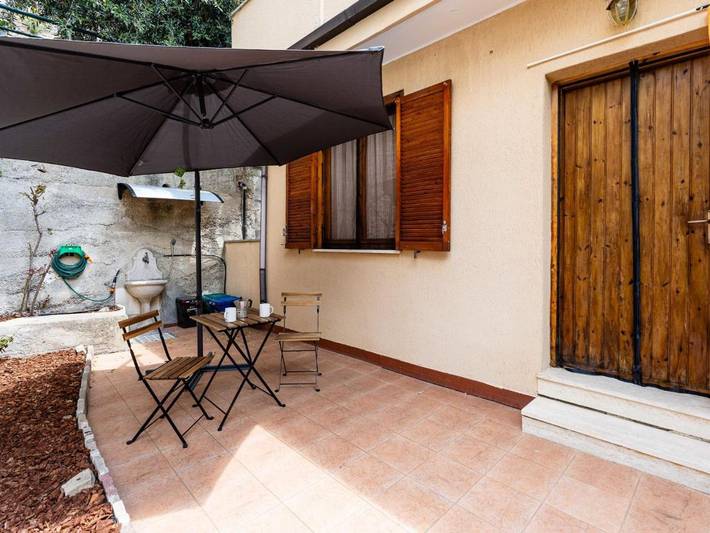 Location de vacances pour 3 personnes, avec balcon à Pompeiana
