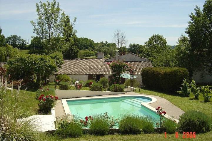 Gîte pour 7 personnes, avec Terrasse et Jardin à Thénac