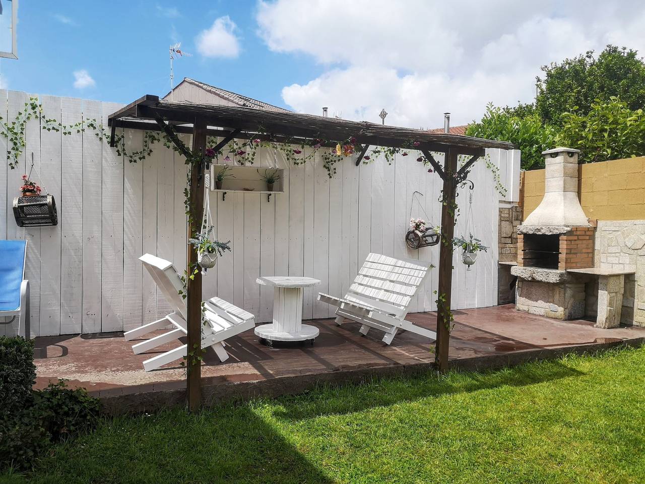 Maison charmante à Esteiro avec jardin et terrasses in Boiro, Rías Baixas