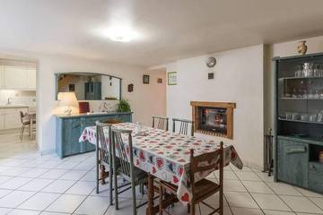Gîte pour 6 personnes, avec jardin, animaux acceptés à Brotte-lès-Ray