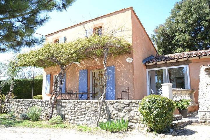 Villa für 6 Personen, mit Terrasse und Garten in Apt