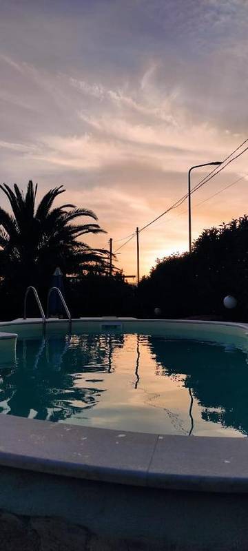 Cottage pour 2 personnes, avec jardin et terrasse ainsi que piscine et bassin pour enfant à Lercara Friddi