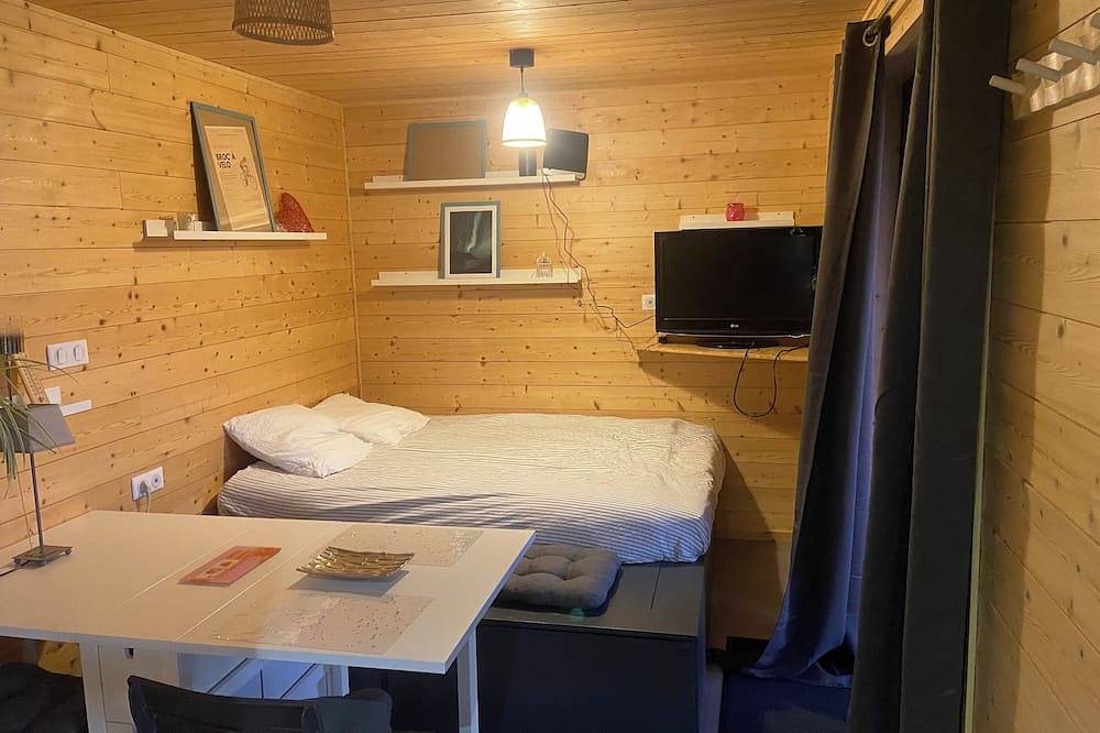 Tiny House  avec Jacuzzi sur la terrasse  , vue sur limoges. in Feytiat, Région de Limoges