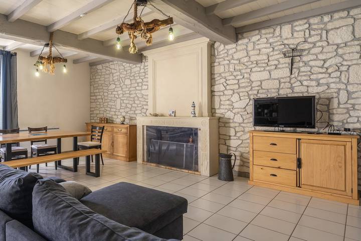 Casa de vacaciones 'Maison À Cozes' con terraza privada, jardín privado y Wi-Fi in Cozes, Saintes region