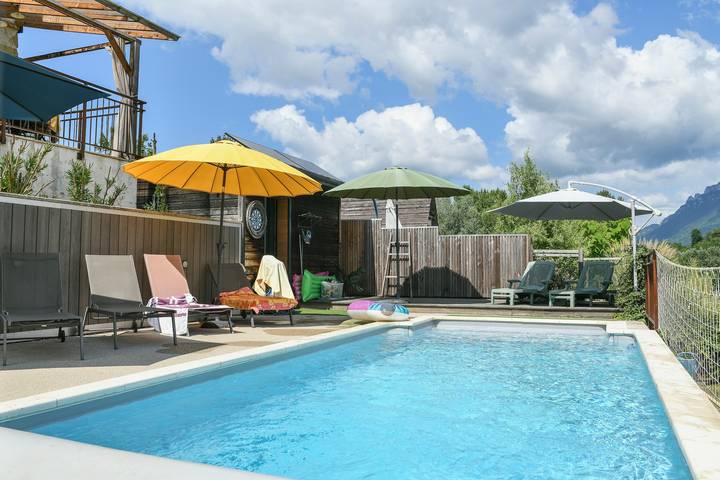 Location de vacances pour 2 personnes, avec Jardin dans La Chapelle-Saint-Martin