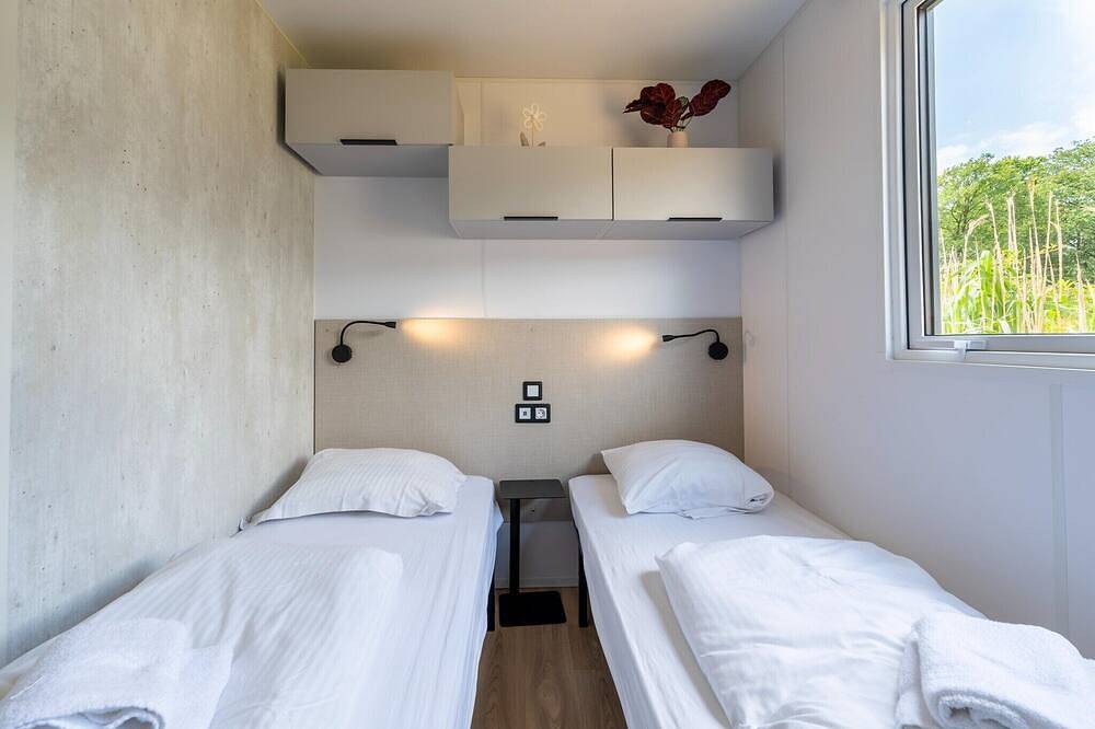 Encantadora caravana con terraza para 6 in Lembeke, Kaprijke