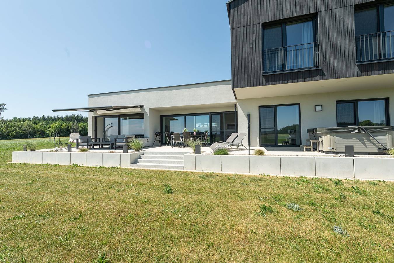 Ganze Ferienwohnung, Chalet am Ried - Apartement Panorama, 80qm, Balkon, 2 Schlafzimmer, max. 3 Personen in Unterschwarzach, Bad Wurzach