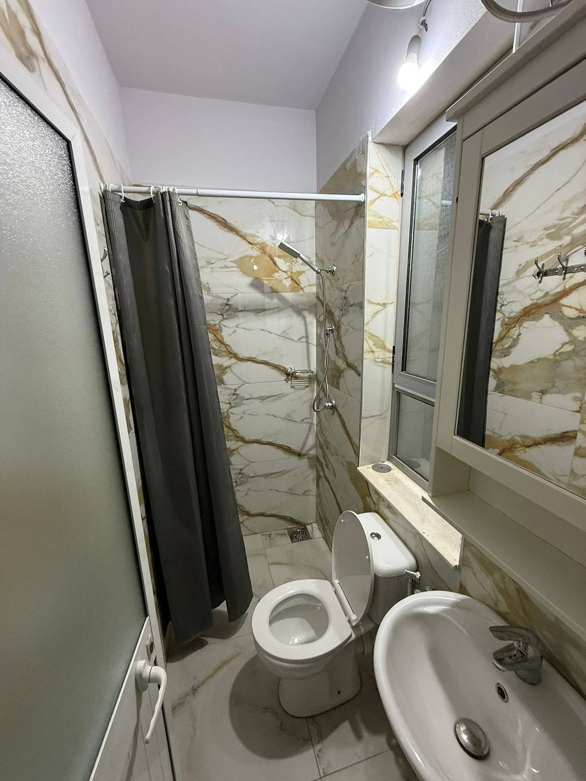 Ganze Wohnung, Atemberaubende Wohnung in Tirana in Tiranë, Albanien