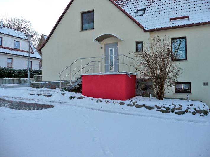 Ferienwohnung für 3 Personen, mit Terrasse und Garten in Prohn