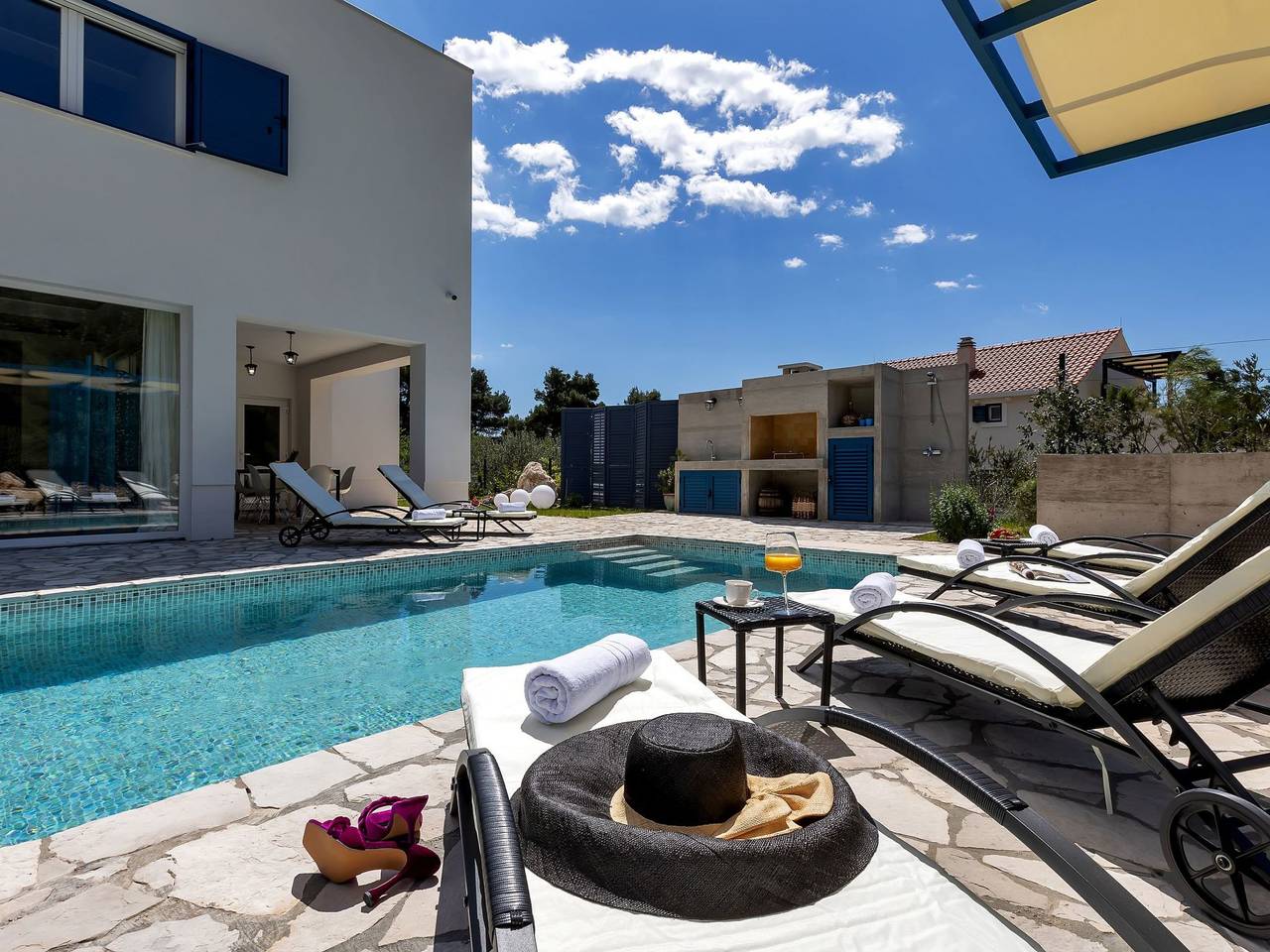 Modernes Ferienhaus in Zaostrog mit Beheiztem Pool in Zaostrog, Riwiera Makarska