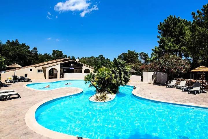Premium-Mobilheim mit 3 Zimmern, 6 Personen, Klimaanlage + Tv (4 Erwachsene + 2 Kinder bis max. 12 Jahre) (Sonntag) in Porto-Vecchio, Sartène und Umgebung