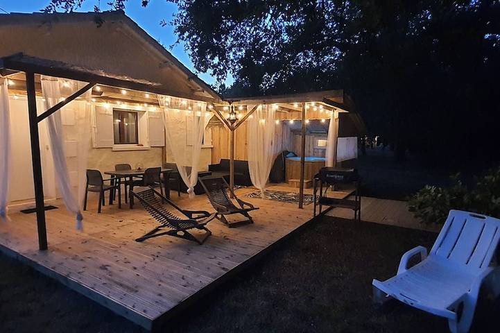 Villa pour 4 personnes, avec jardin et jacuzzi dans Lac de Lacanau