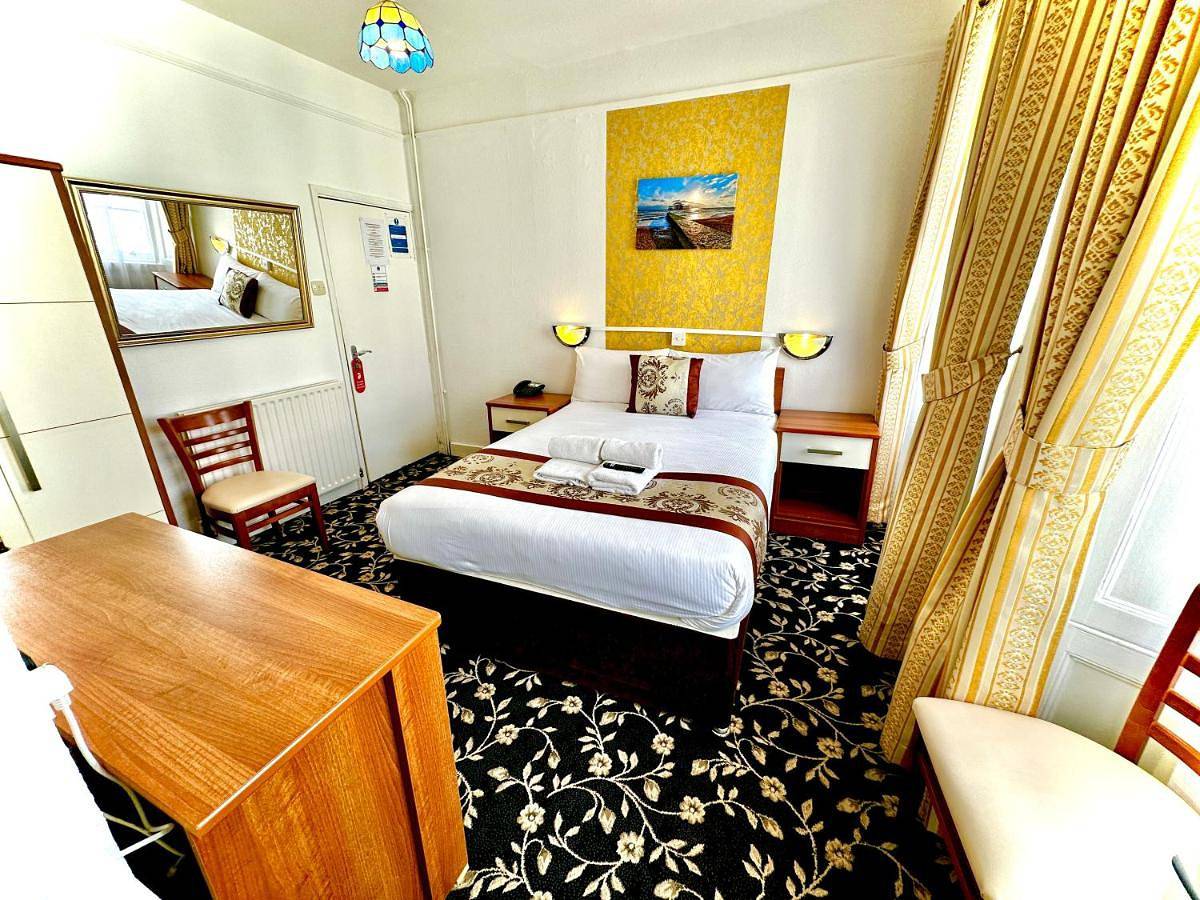 Family Room (3 Adults) in Brighton, Sussex