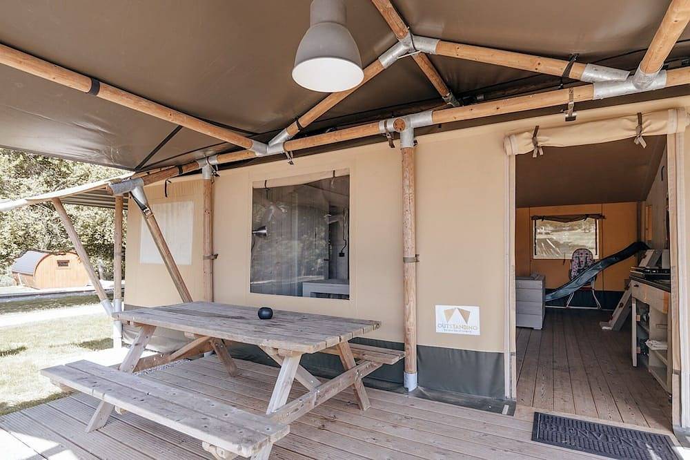 Le Bivouac in Saint-Léonard-des-Bois, Parc naturel régional Normandie-Maine