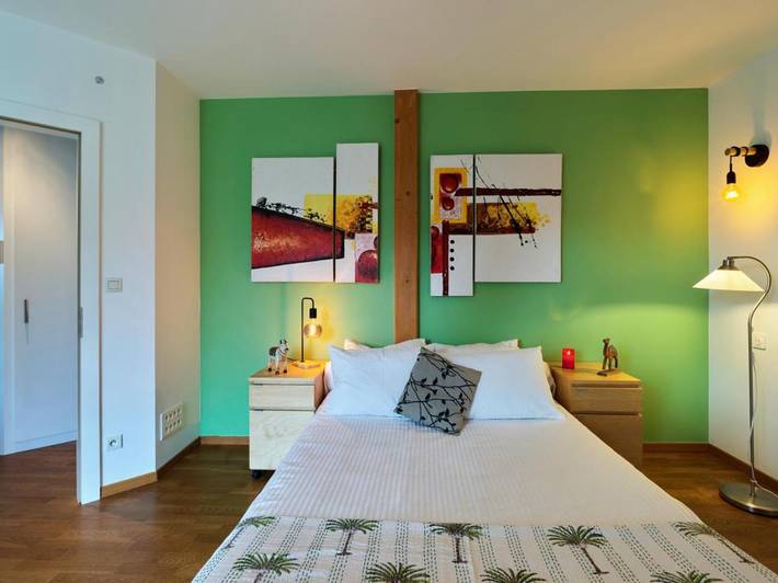 Chambre d’hôte pour 4 personnes, avec Terrasse et Jardin ainsi que Piscine et Vue