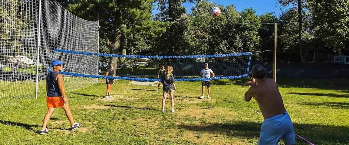 Bungalow für 4 Personen, mit Terrasse und Pool, mit Haustier am Lago Maggiore - 4