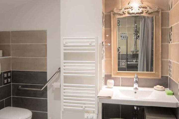 Homerez - Maison spacieuse à Cabariot, 180m², jardin in Cabariot, Région de Rochefort