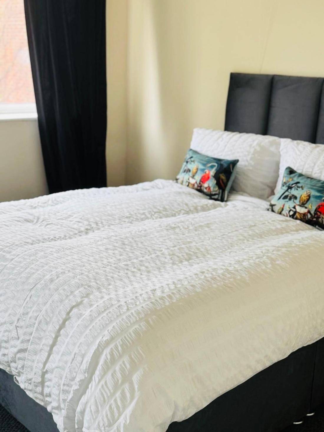 Entire apartment, Central Upton Upon Severn 2 bedroom property sleeps 6 in Upton-upon-Severn, Worcestershire