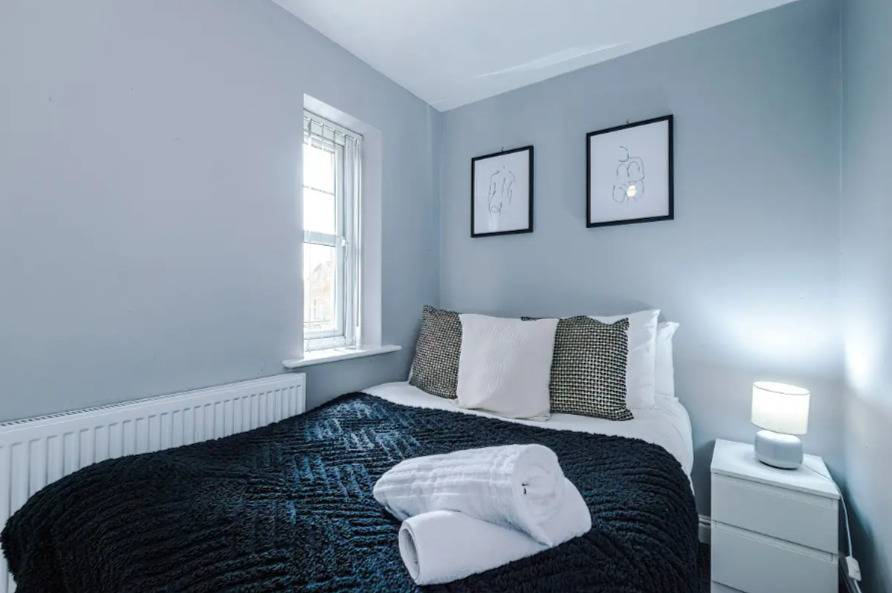 House 3 Bed Sleeps 6 -Pets Ok -Patio -Free Parking in Greater Manchester