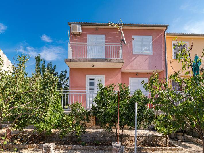 Apartament wakacyjny dla 3 osób, z ogród, Dla rodziny w Szybenik