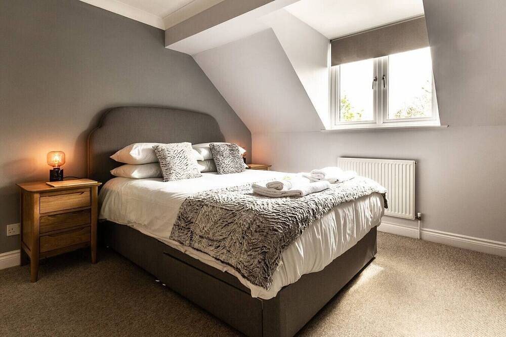 Stylish townhouse by the Quay with parking in Exeter, Devon