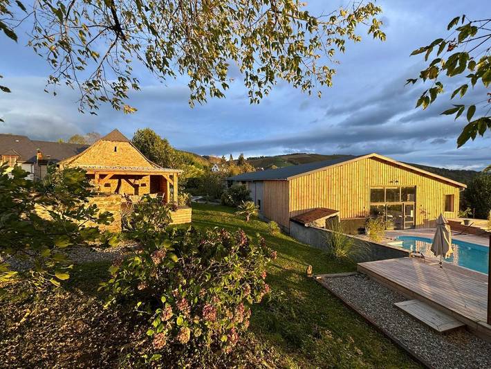 Chambre d’hôte pour 2 personnes, avec piscine et jardin ainsi que sauna et vue à Aramits