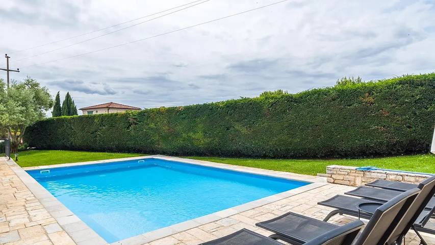 Villa pour 8 personnes, avec terrasse ainsi que jardin et piscine, animaux acceptés à Barat - 3