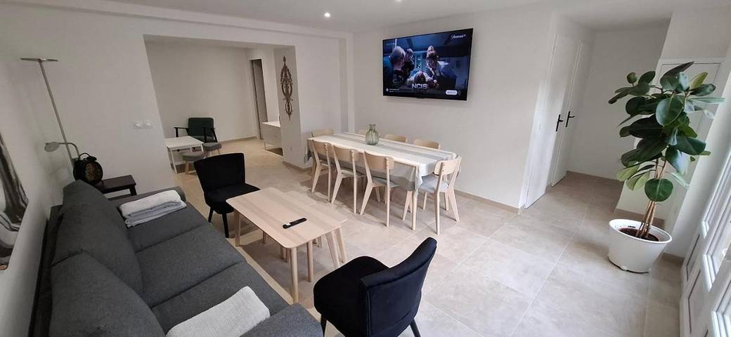 Location de vacances pour 10 personnes, avec balcon à Villeneuve-sur-Yonne - 3