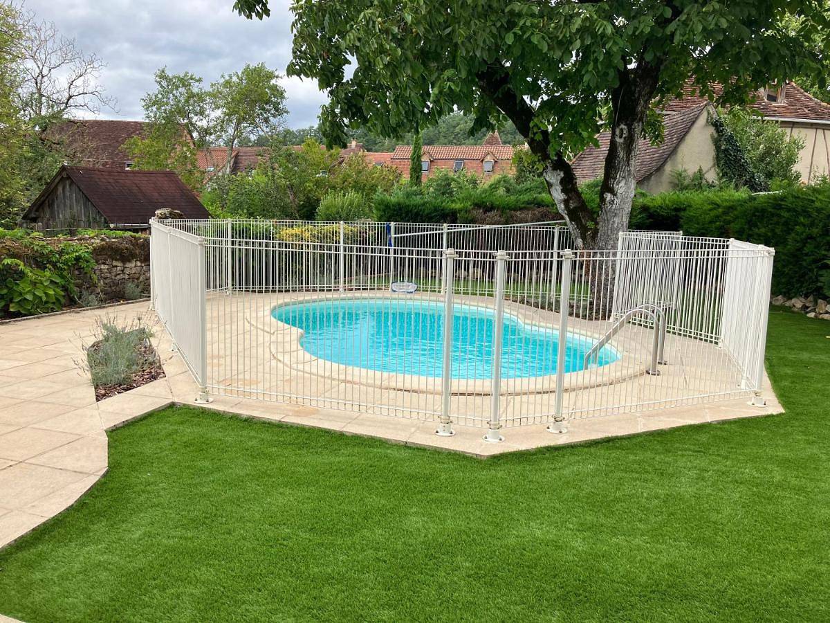 Four-Bedroom House in Cornac, Lot