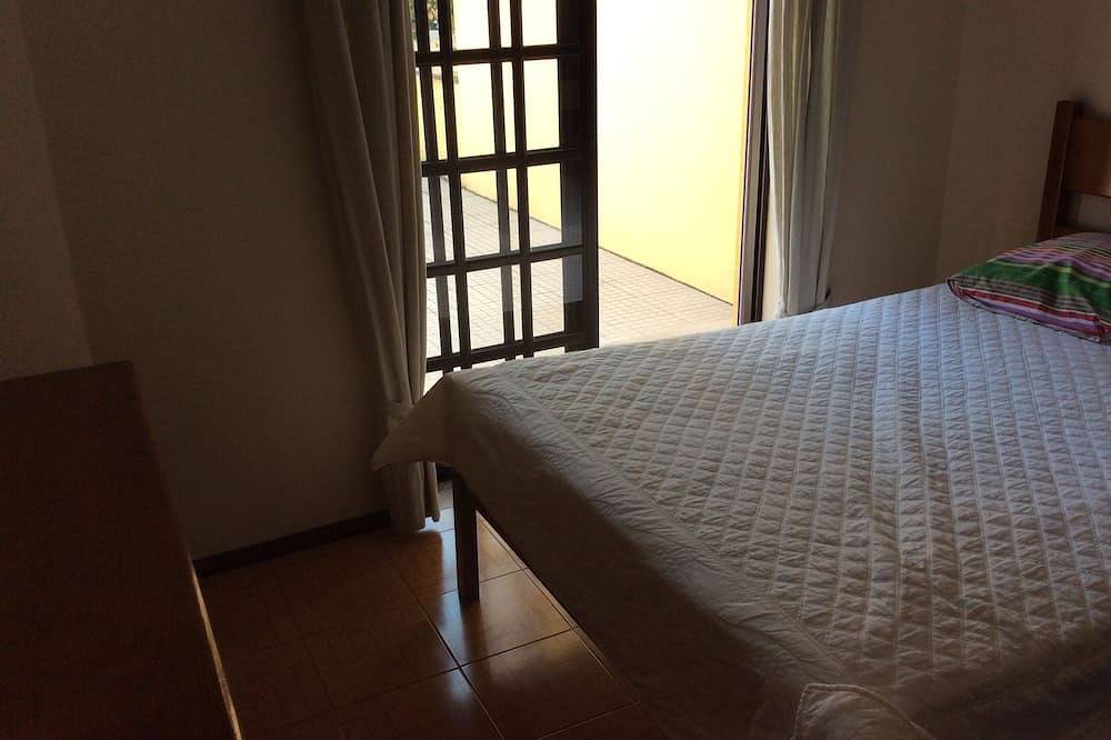 Ganze Wohnung, Apartment jeder Komfort mit 6 Minuten zu Fuß vom Strand entfernt. in Praia da Tocha, Tocha