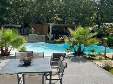 Cottage pour 2 personnes, avec vue ainsi que piscine et jardin, animaux acceptés à Belin-Béliet