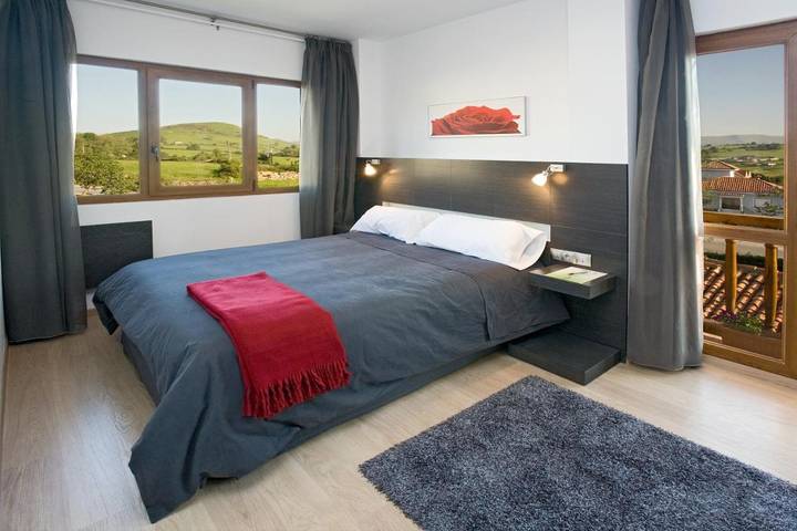 Gîte pour 4 personnes, avec jardin ainsi que vue et piscine à Santillana del Mar - 4