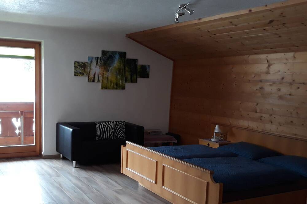 Ganze Wohnung, Ferienwohnung 2 - Haus Zobl Irene in Tannheim (Tirol), Allgäuer Alpen (Österreich)