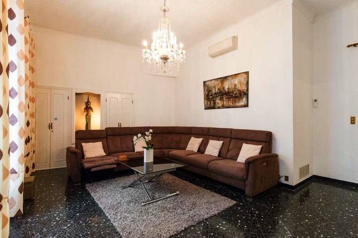 Gîte pour 5 personnes, avec balcon dans Gare de Nice ville - 3