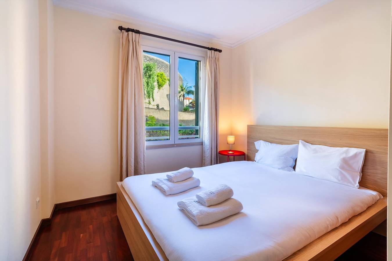 Ganze Wohnung, Ferienwohnung für 4 Personen mit Balkon in São Martinho, Madeira