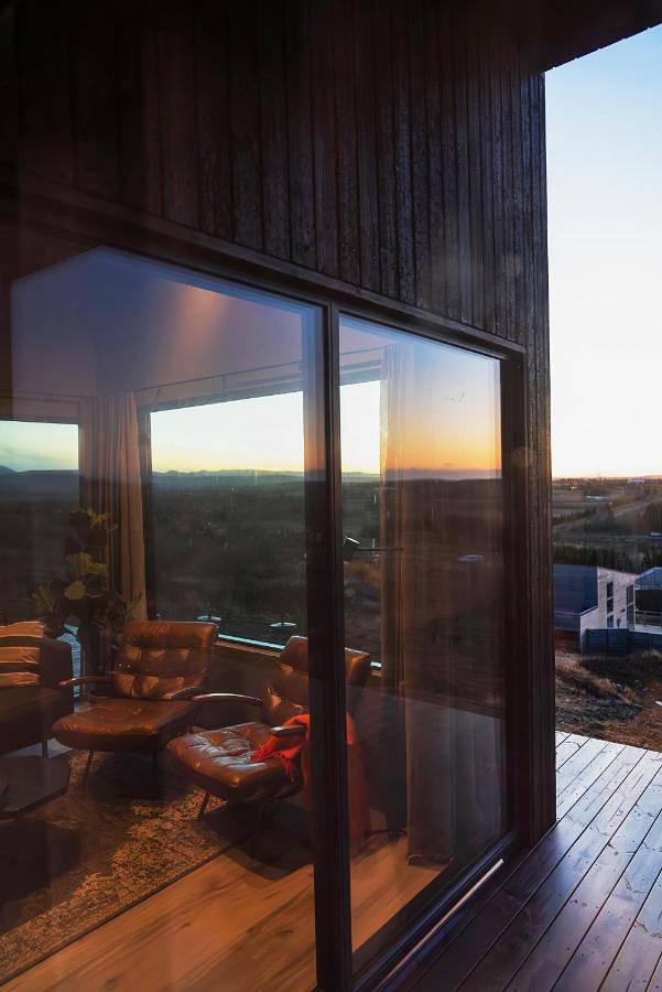 Location de vacances pour 6 personnes, avec terrasse ainsi que jacuzzi et jardin à Mosfellsbær - 2