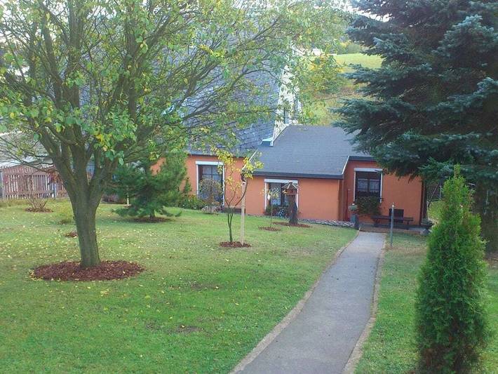 Ferienhaus für 8 Personen, mit Balkon und Terrasse sowie Garten