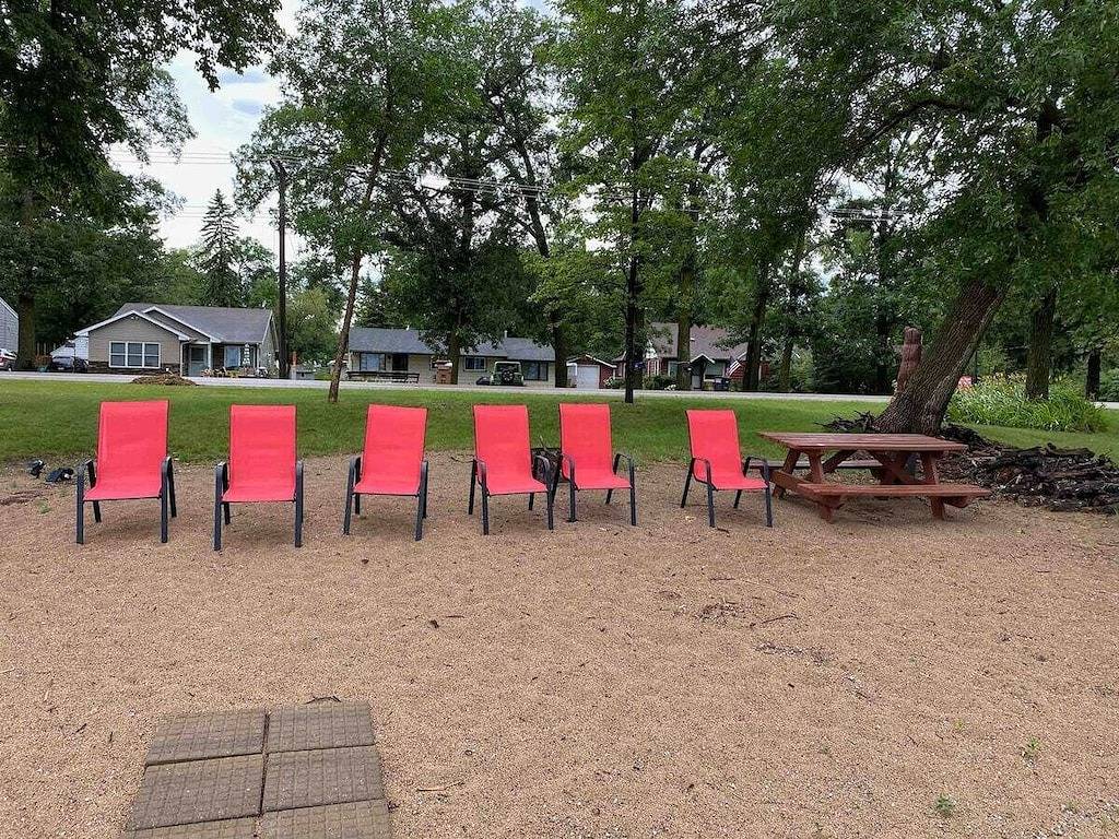 3 Bed Lake Home, Beach Vibes, Located on Dl Strip! in Detroit Lakes, Becker County