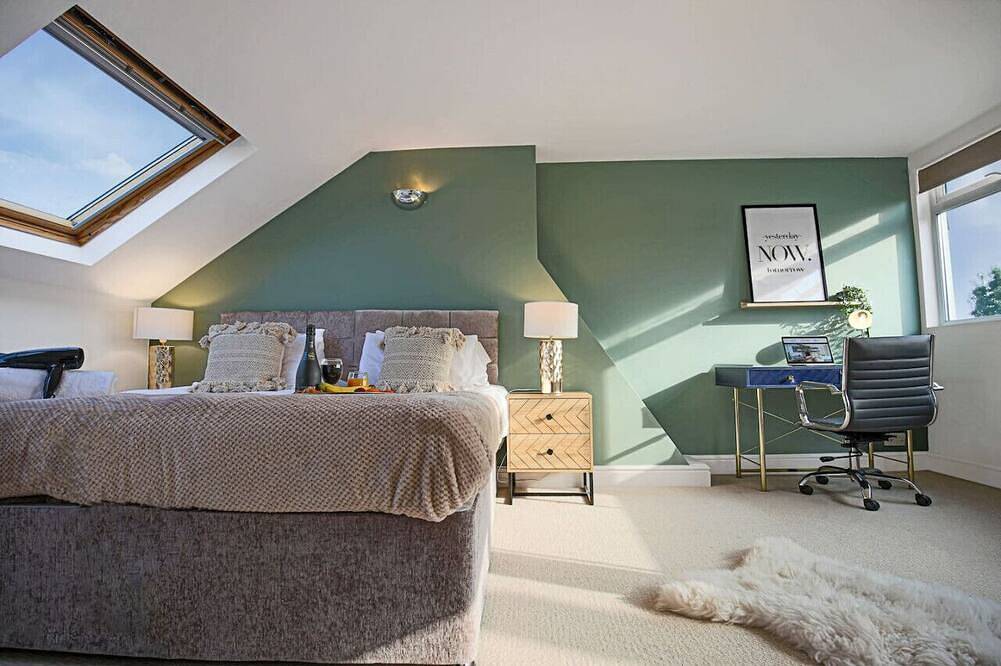 Spacious House • Central Location • Pool Table • Smart Tv • Free Parking in Northampton, Northamptonshire