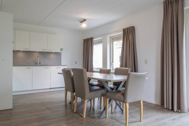 Ferienhaus für 6 Personen, mit Balkon/Terrasse und Terrasse sowie Pool in Schouwen-Duiveland - 3