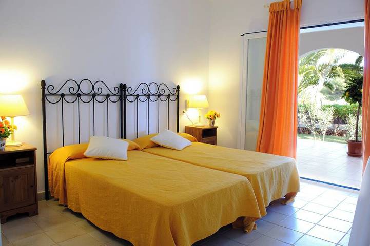Villa near Cala Esmeralda with private, child-safe pool, Wi-Fi, air conditioning in Cala d'Or, Santanyí