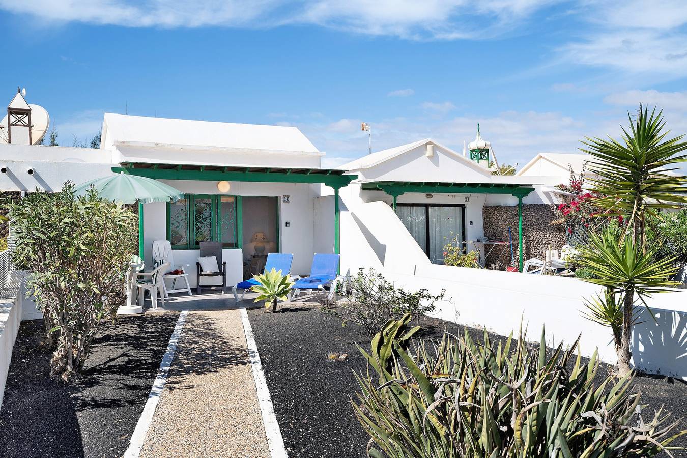 Ganze Wohnung, Ferienwohnung 'Jardin del Sol 26' mit Terrasse, Gemeinschaftspool und Wlan in Playa Blanca, Yaiza