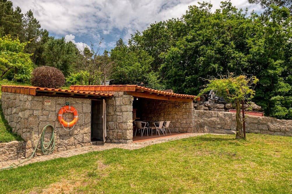 Casa vacanza a Ave a partire da 228€ a notte