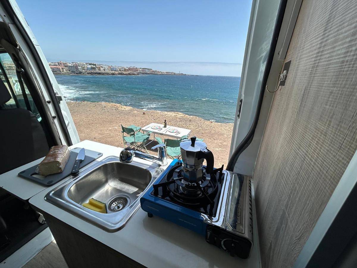 Caravan in Campo Internacional, San Bartolomé de Tirajana